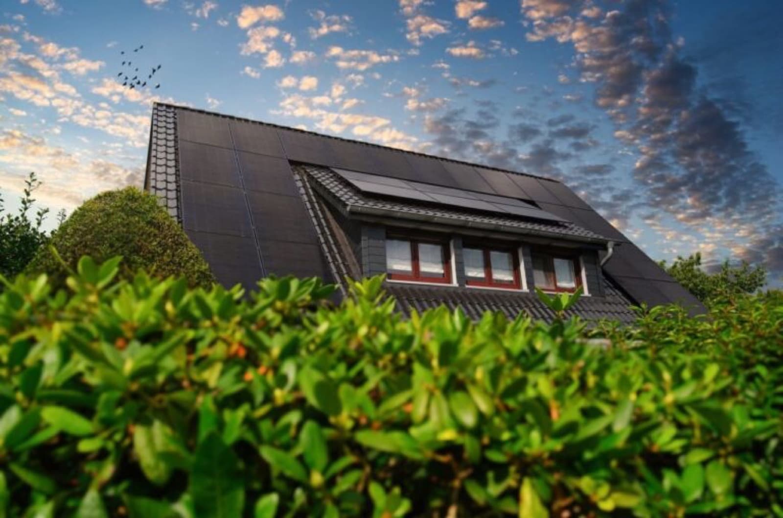 Solarmodule auf einem Hausdach